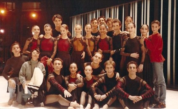 Ballet de Víctor Ullate en "Arrayan Daraxa", 1993. En sus filas, jóvenes bailarines como Igor Yebra, Lucia Lacarra, Ángel Corella, Tamara Rojo.